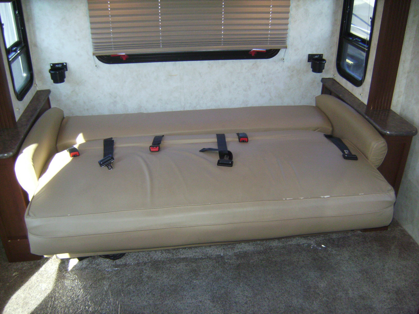 2012 Fleetwood Jamboree Sport 28Z - Image 37