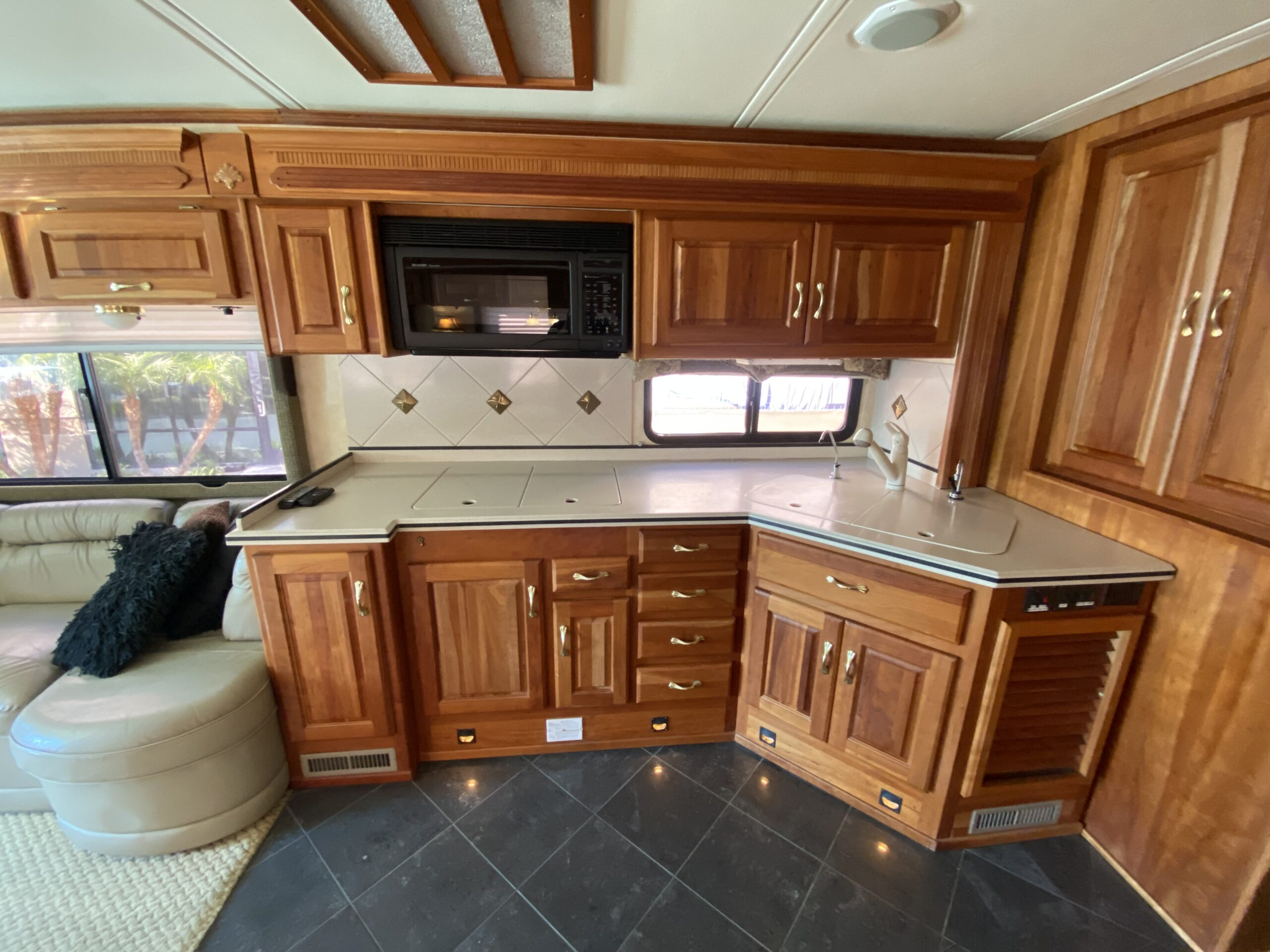 2004 Holiday Rambler Imperial 40PST - Image 38