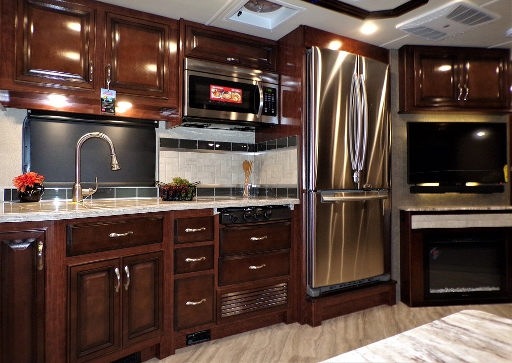 2019 Fleetwood Bounder 35K - Image 38