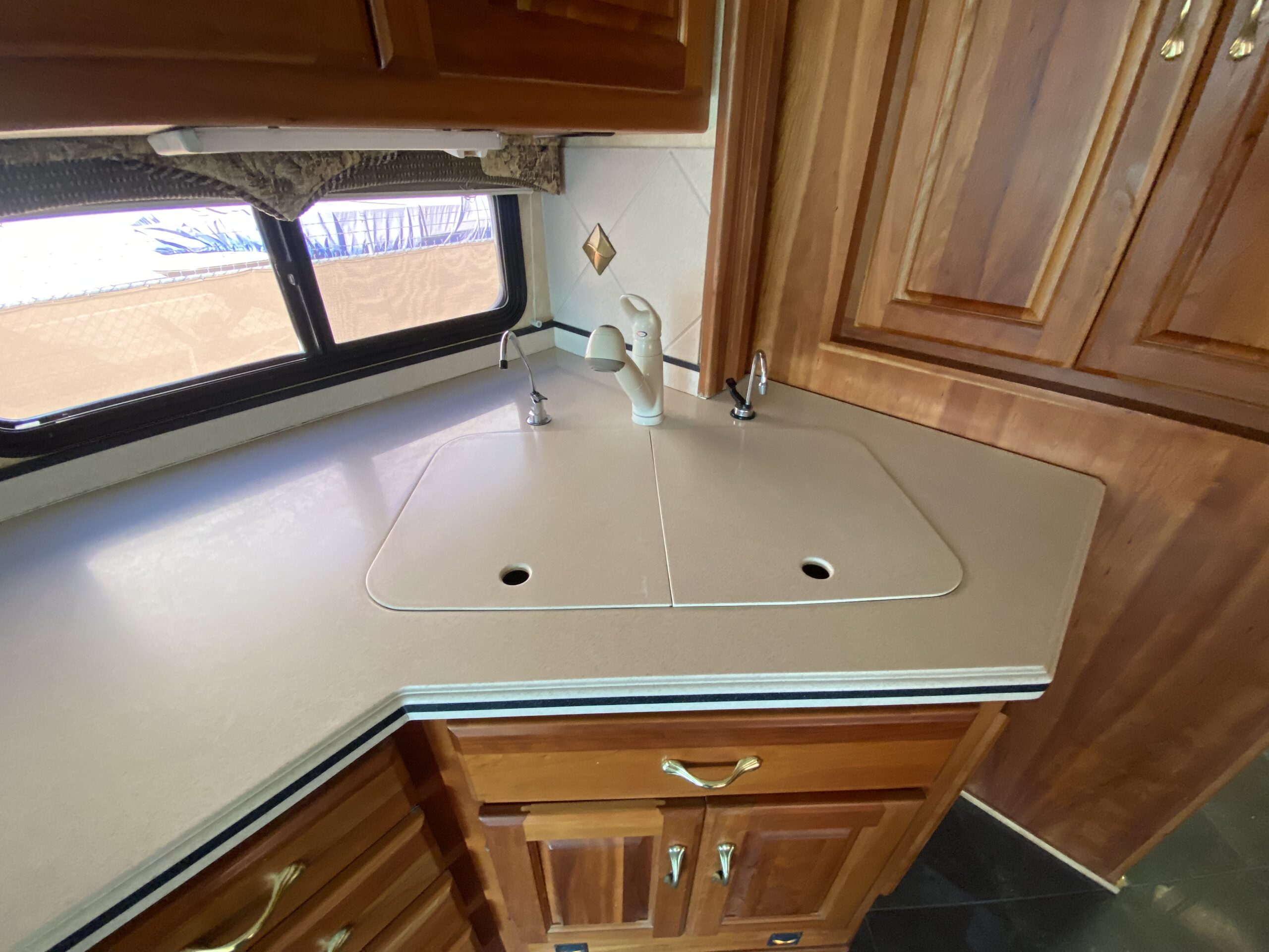 2004 Holiday Rambler Imperial 40PST - Image 40