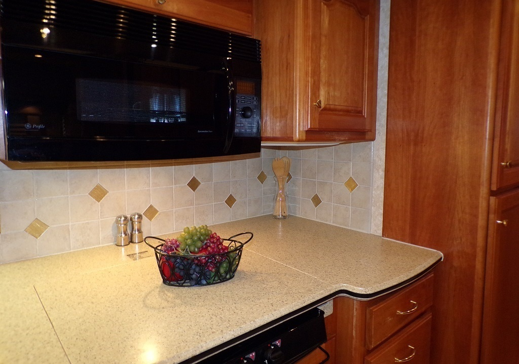 2005 Country Coach Allure 470 Series Mckenzie Bridge - Image 43