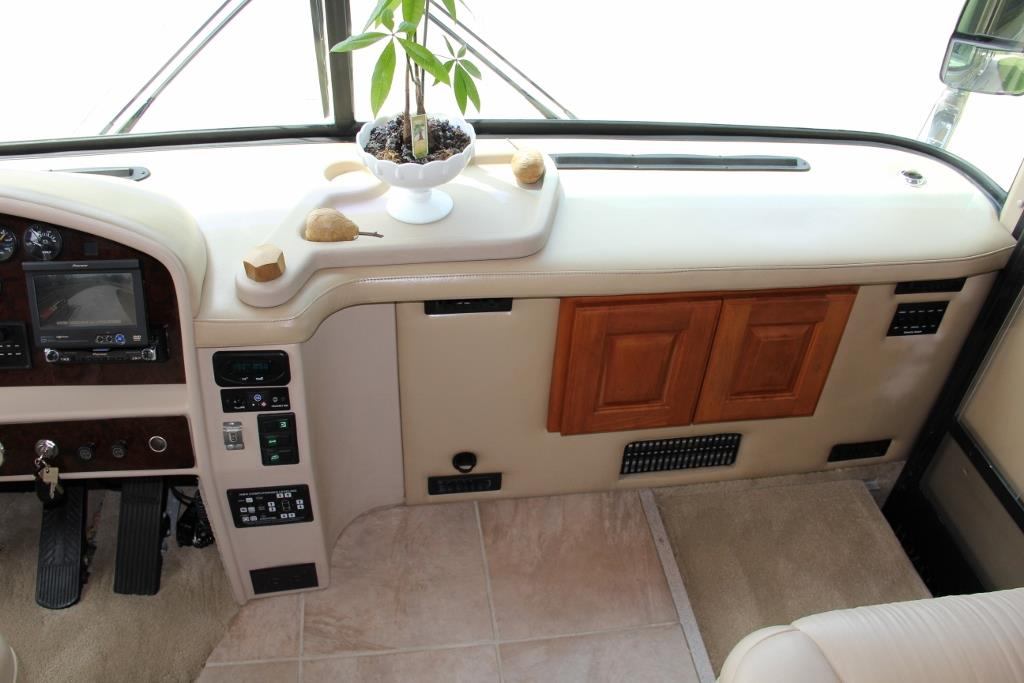 2004 Country Coach Intrigue Suite Escape - Image 22