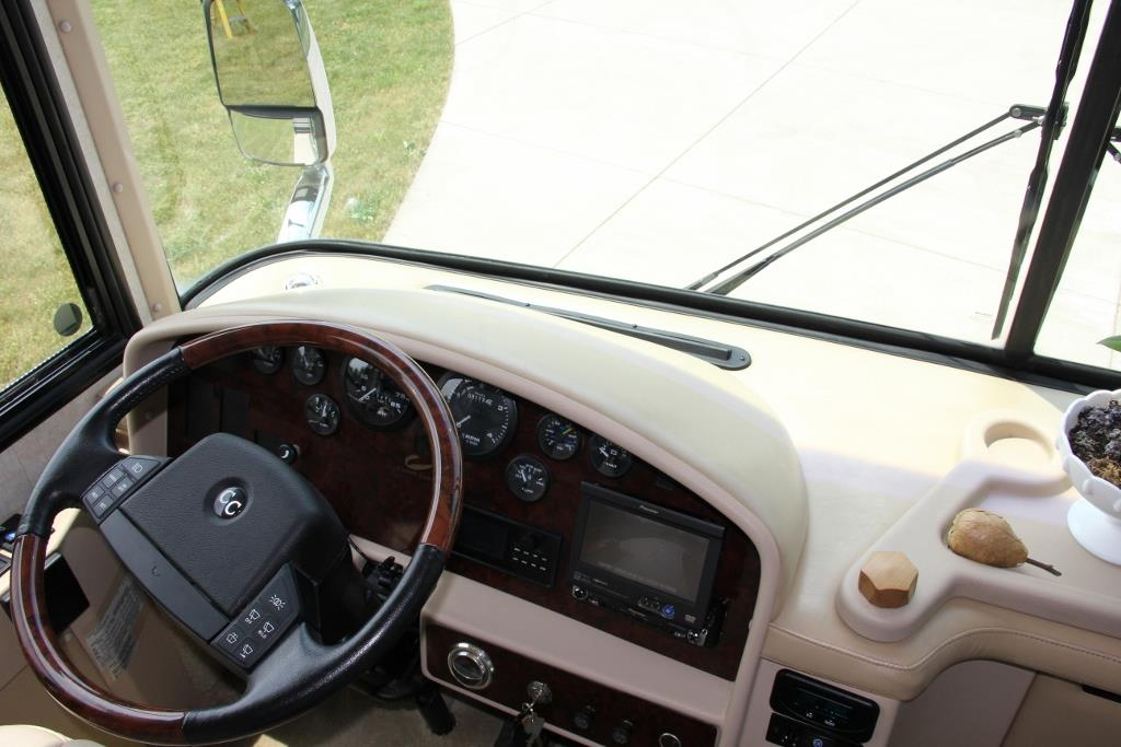 2004 Country Coach Intrigue Suite Escape - Image 23