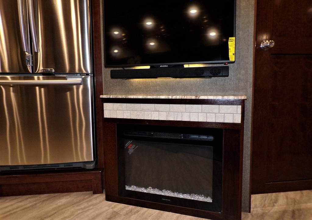 2019 Fleetwood Bounder 35K - Image 42