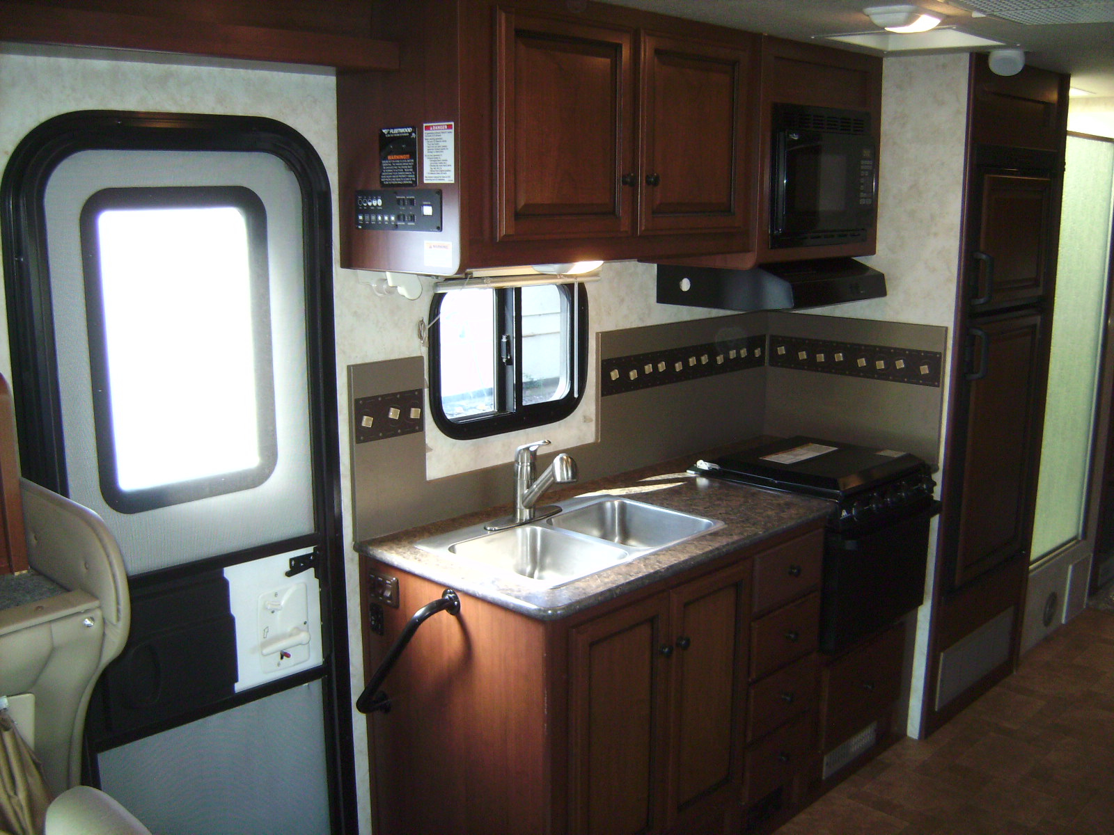 2012 Fleetwood Jamboree Sport 28Z - Image 43