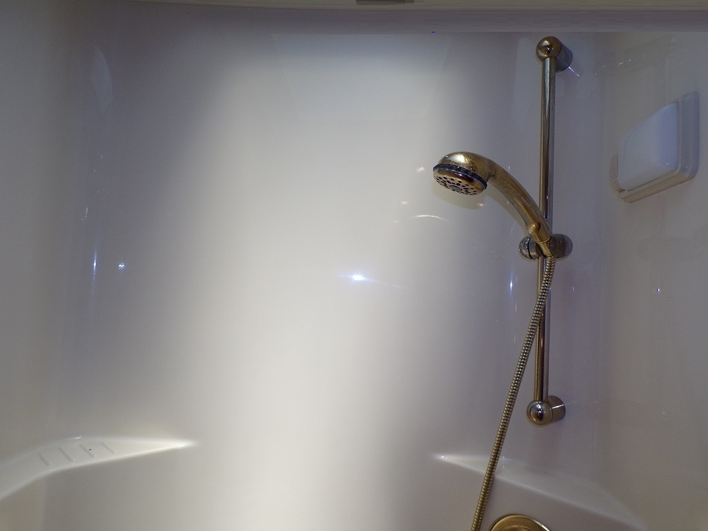 2005 Country Coach Allure 470 Series Mckenzie Bridge - Image 45