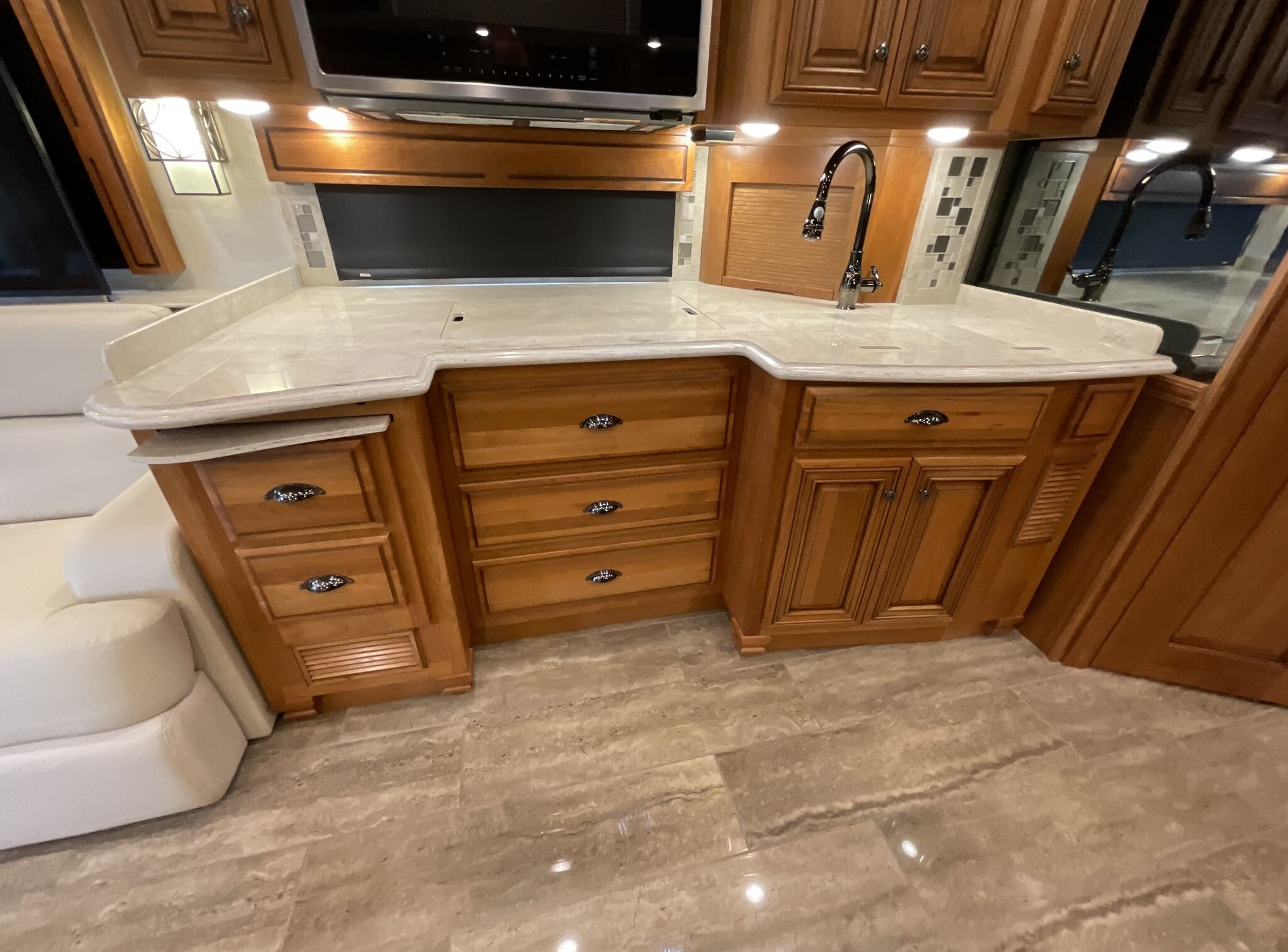 2019 Newmar Dutch Star 4018 - Image 45