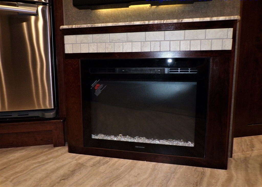 2019 Fleetwood Bounder 35K - Image 43