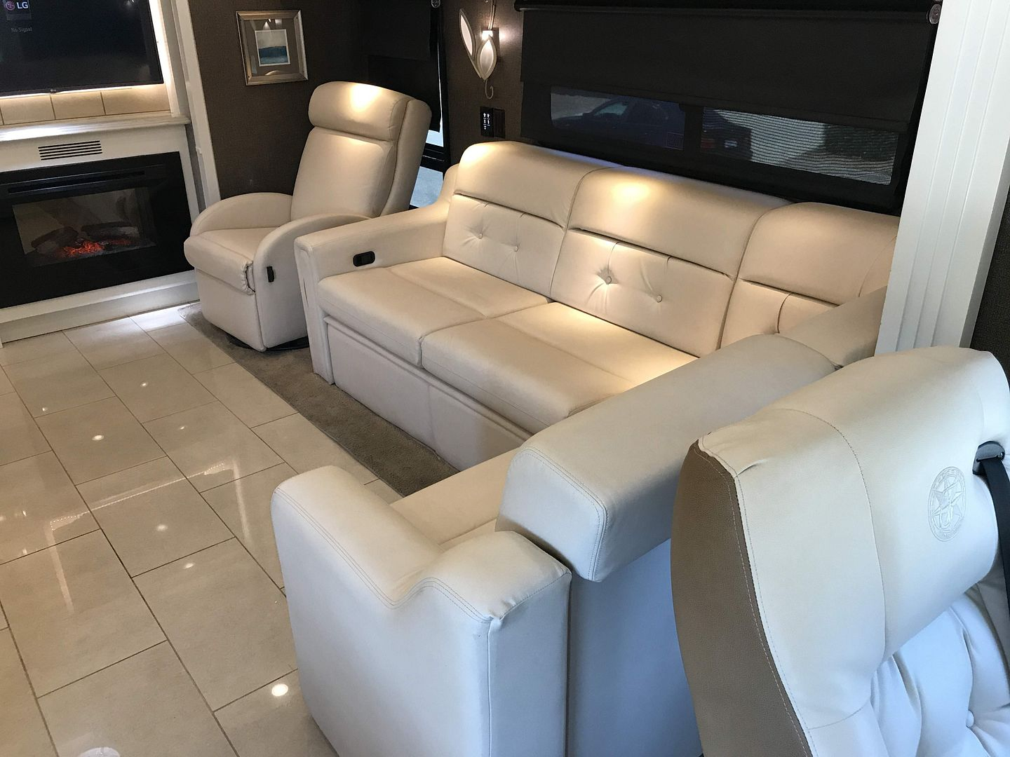 2016 Tiffin Phaeton 40AH - Image 48