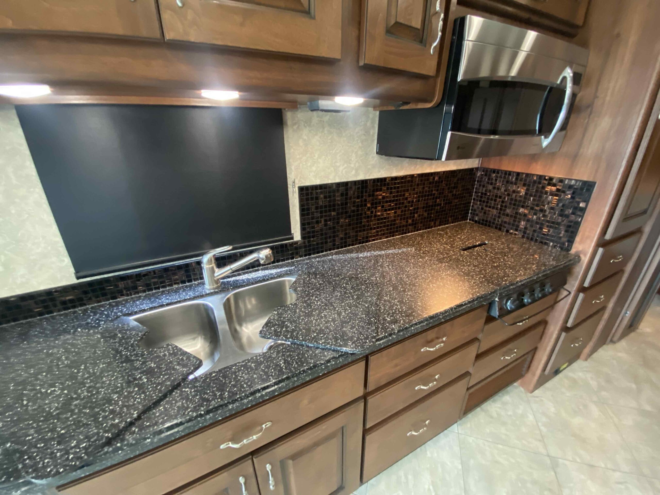 2013 Fleetwood Excursion 33A - Image 47