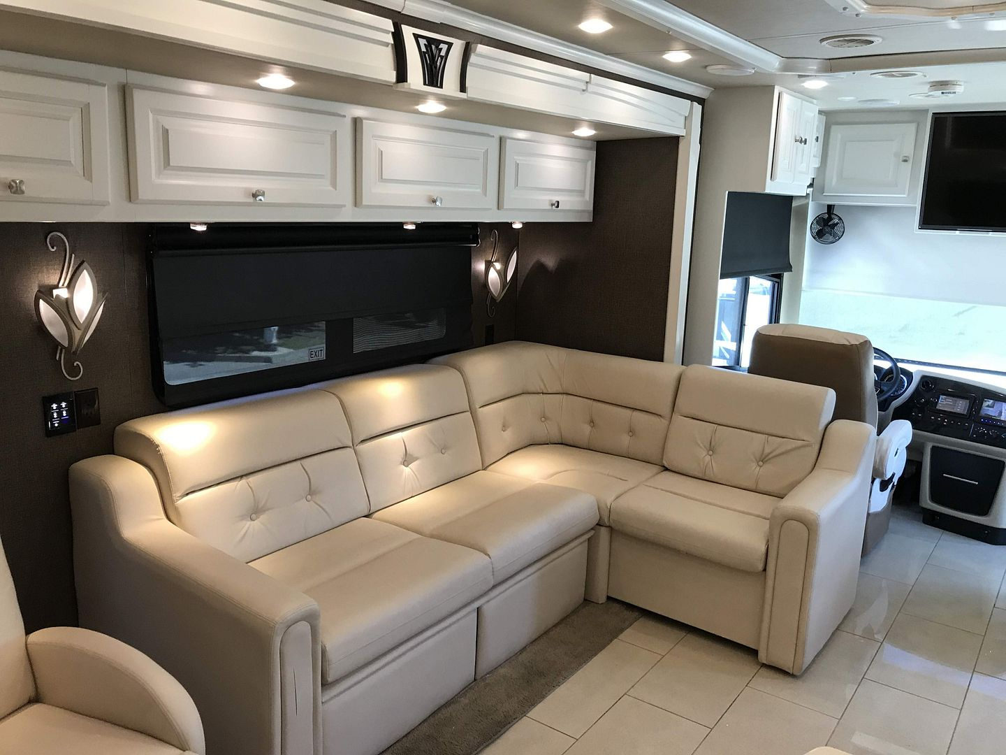 2016 Tiffin Phaeton 40AH - Image 49