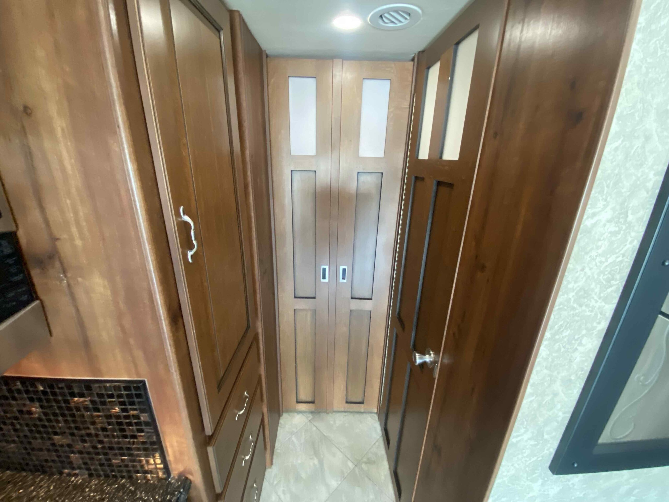 2013 Fleetwood Excursion 33A - Image 48