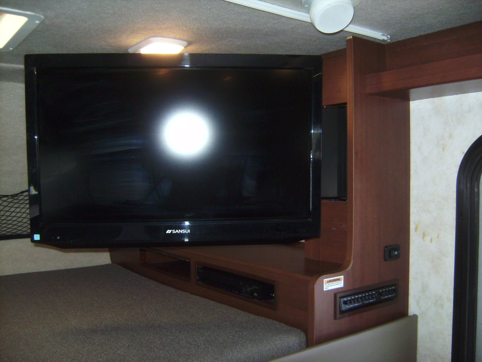 2012 Fleetwood Jamboree Sport 28Z - Image 45