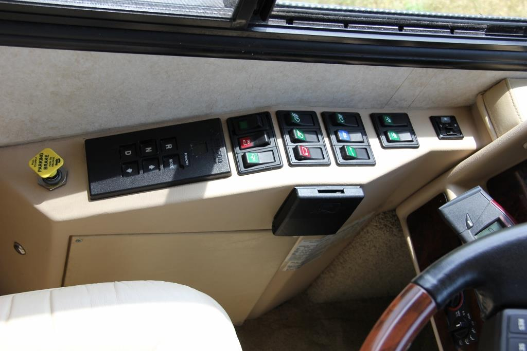 2004 Country Coach Intrigue Suite Escape - Image 26