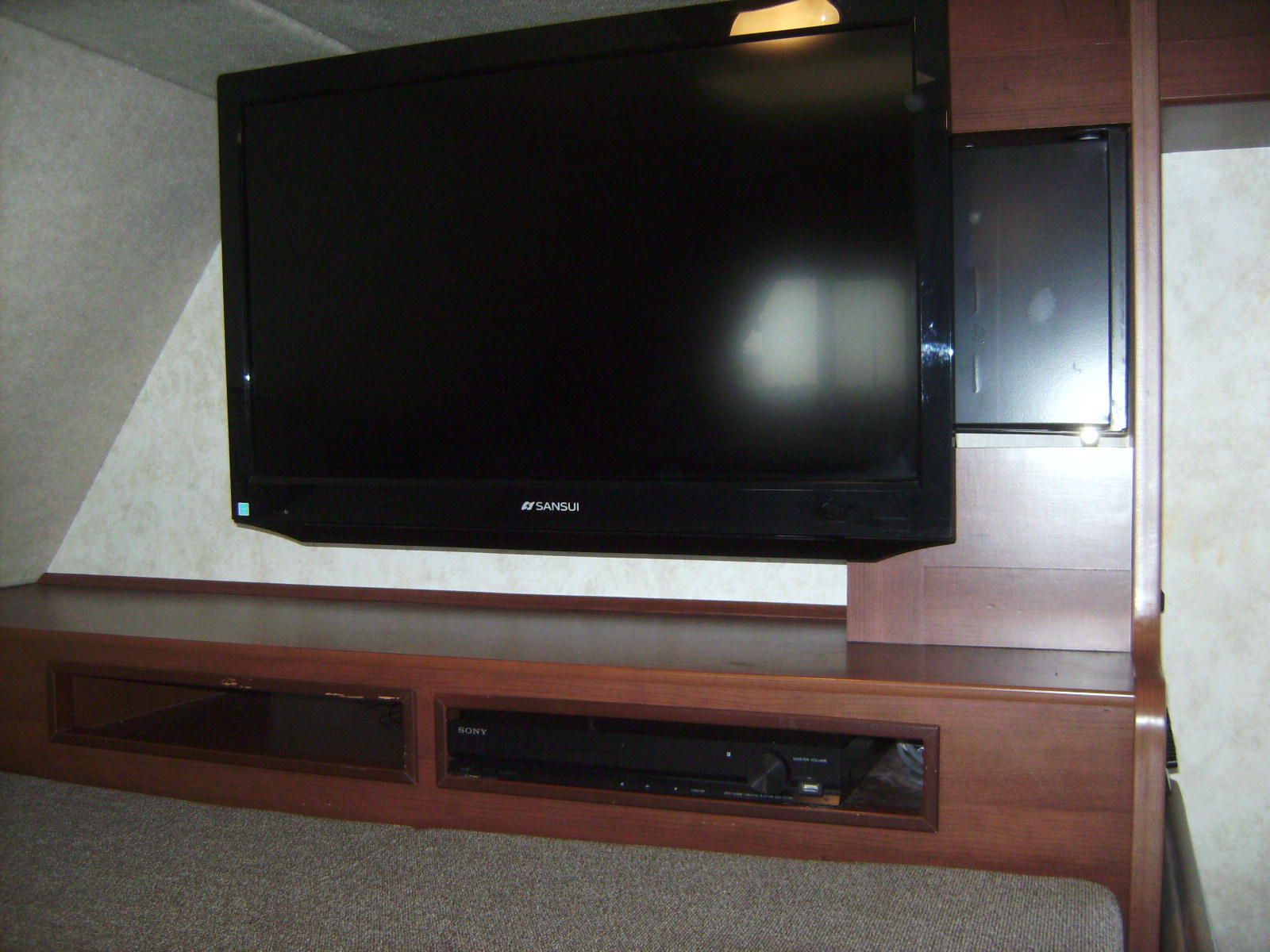 2012 Fleetwood Jamboree Sport 28Z - Image 46