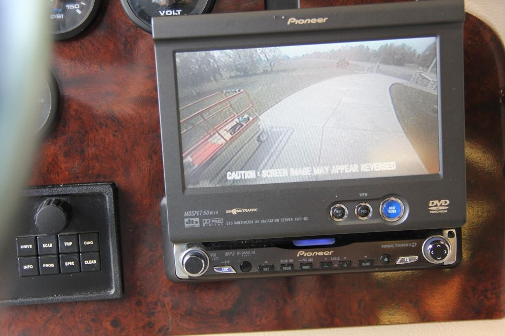 2004 Country Coach Intrigue Suite Escape - Image 28