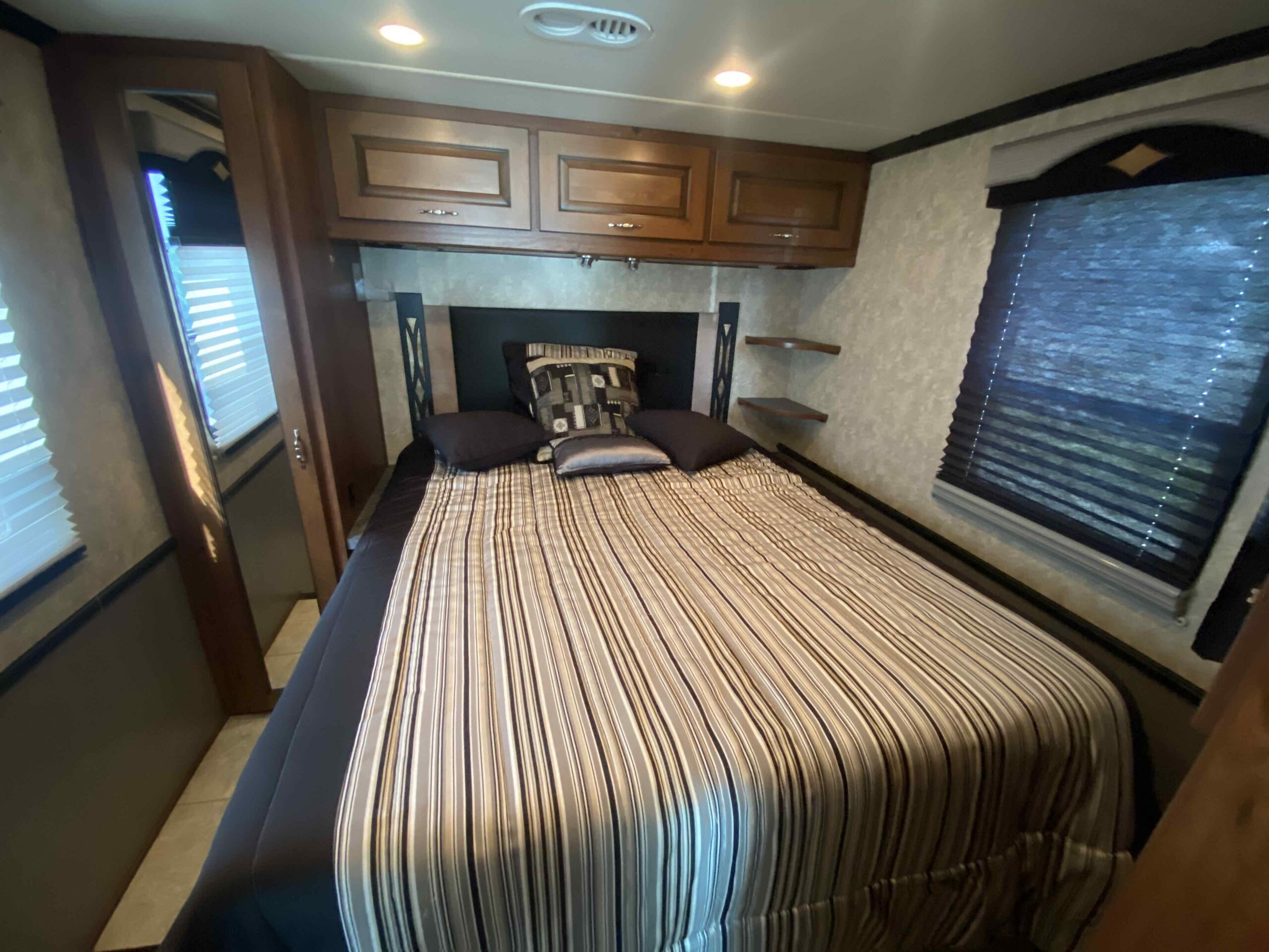 2013 Fleetwood Excursion 33A - Image 51