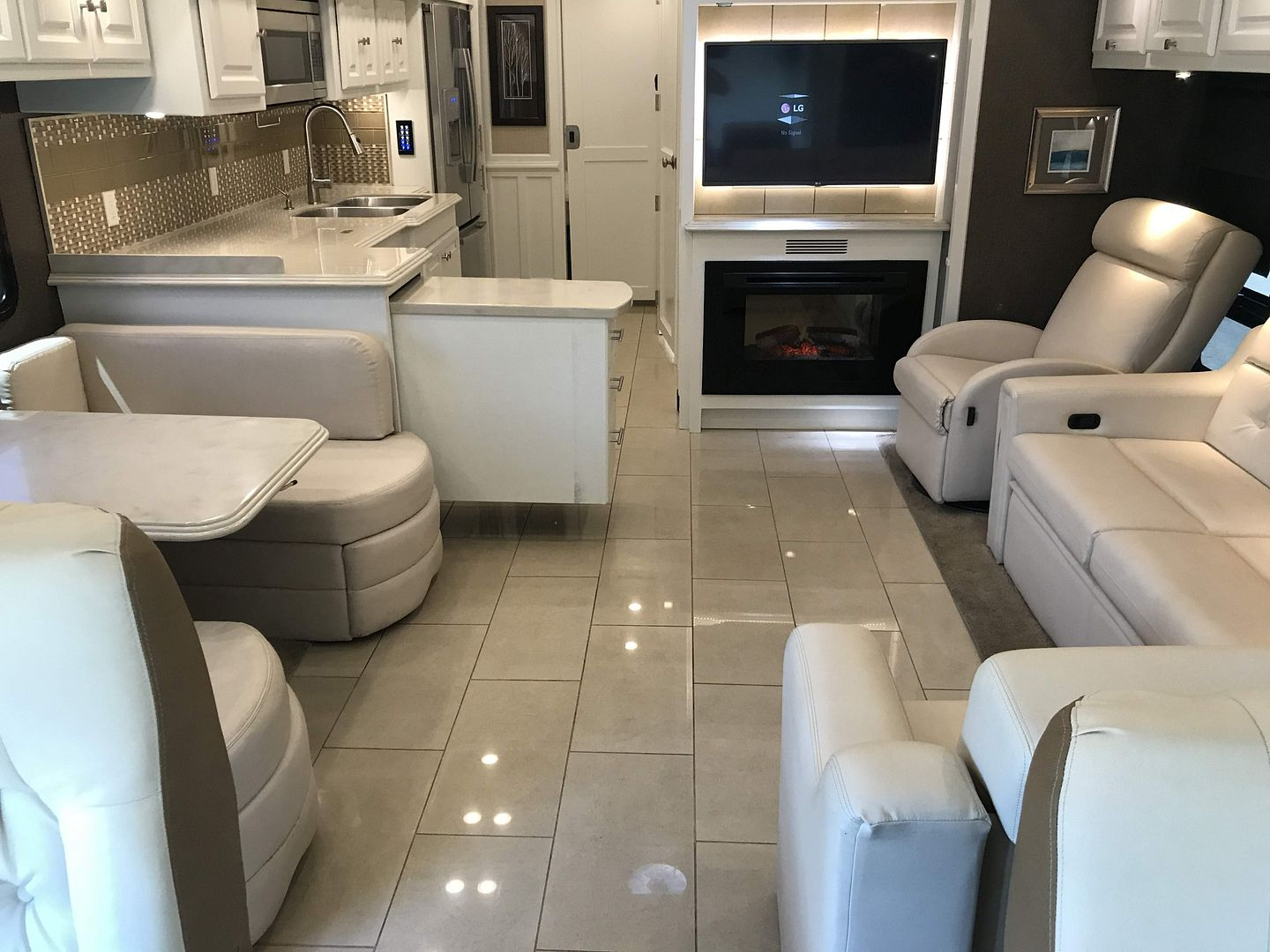 2016 Tiffin Phaeton 40AH - Image 53