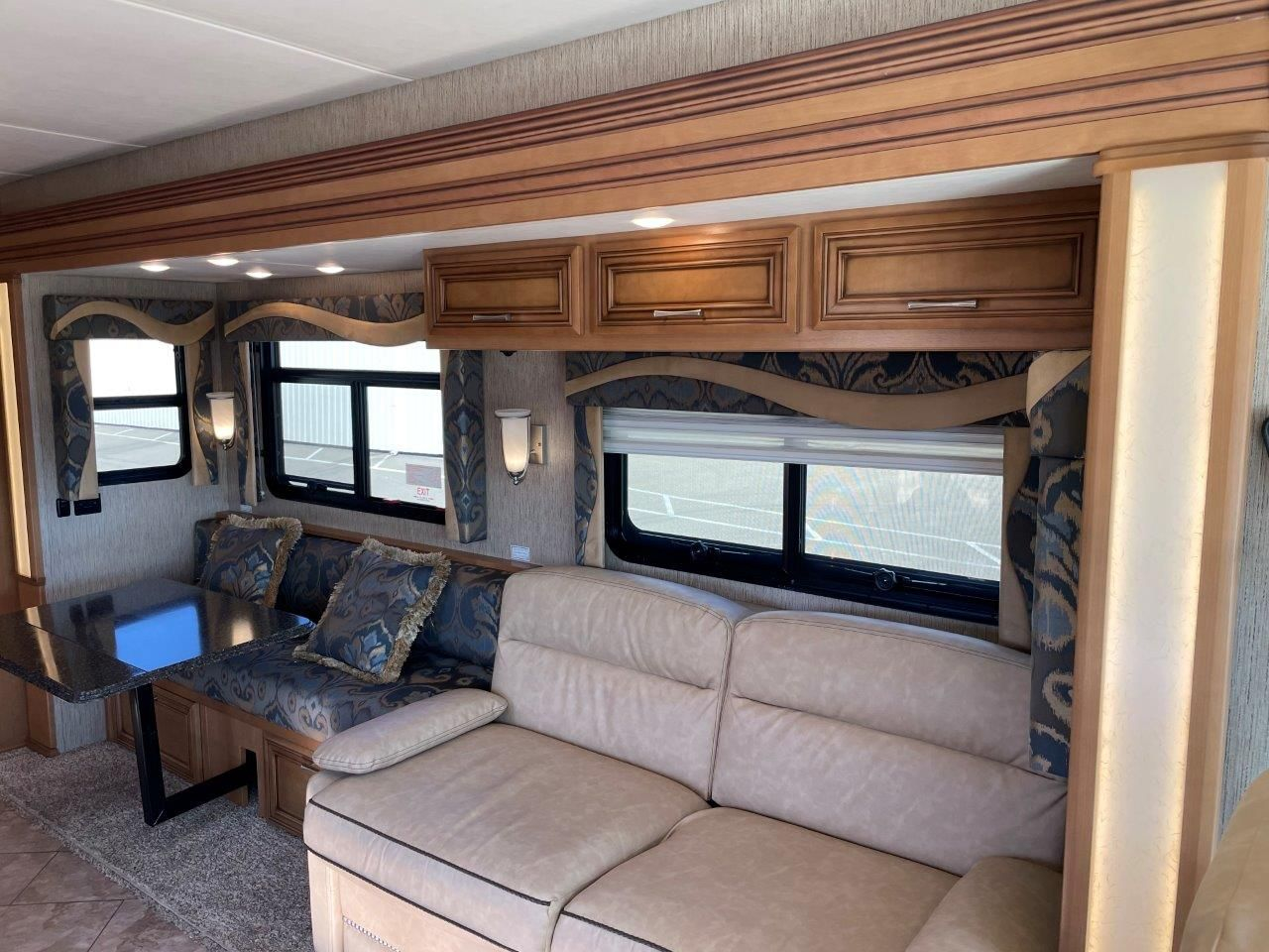 2016 Newmar Canyon Star 3911 - Image 52