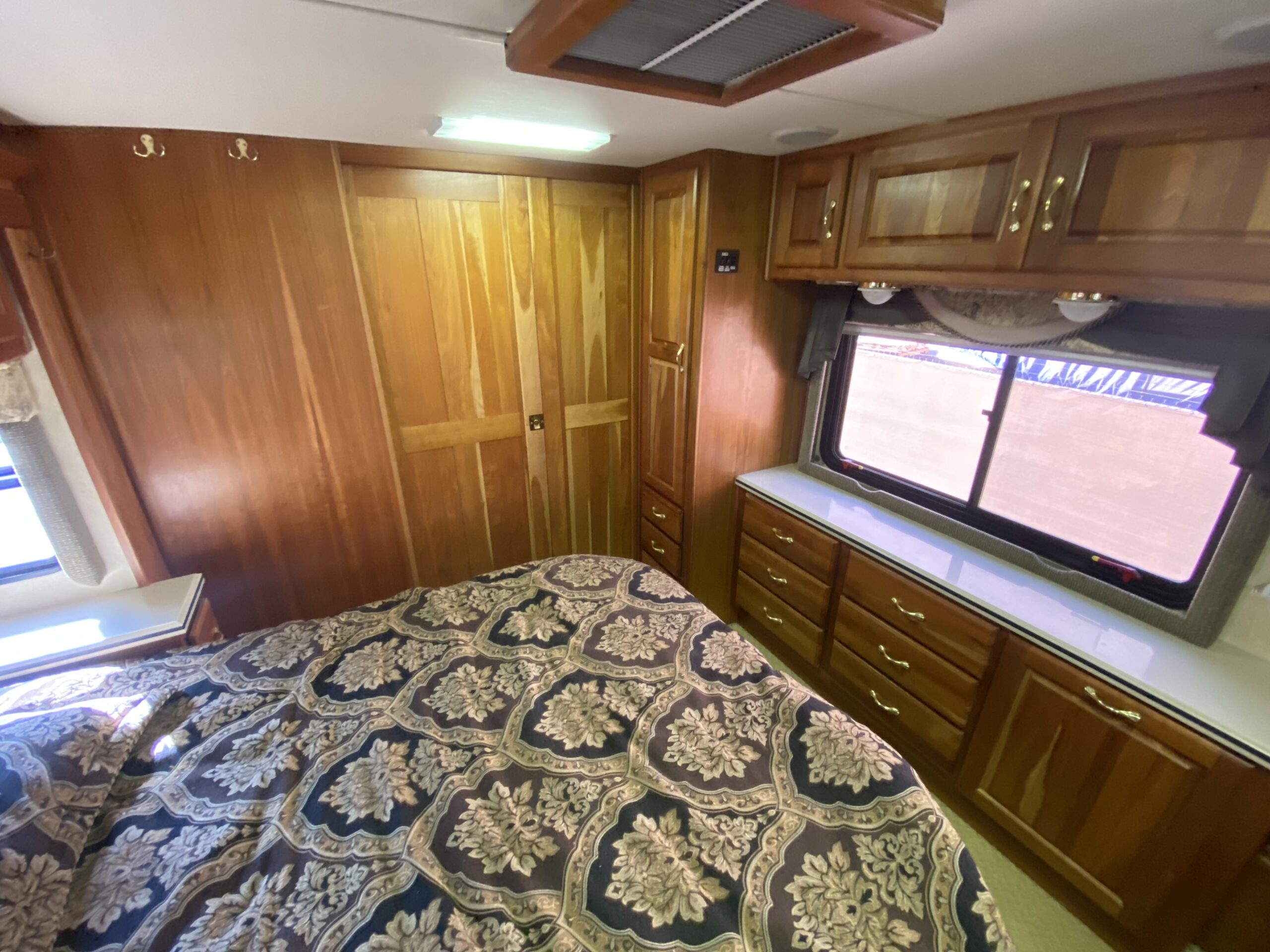 2004 Holiday Rambler Imperial 40PST - Image 50