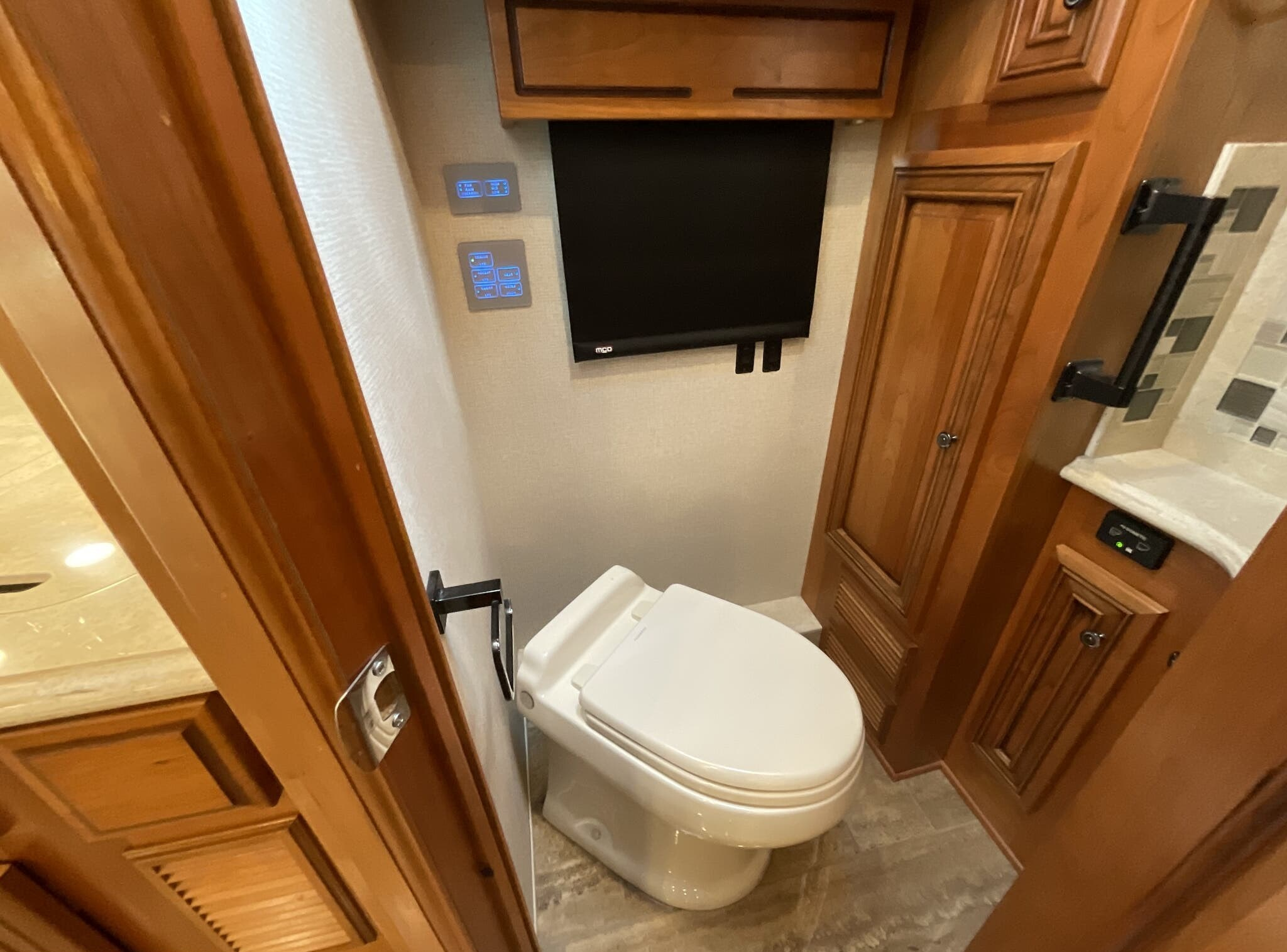 2019 Newmar Dutch Star 4018 - Image 52