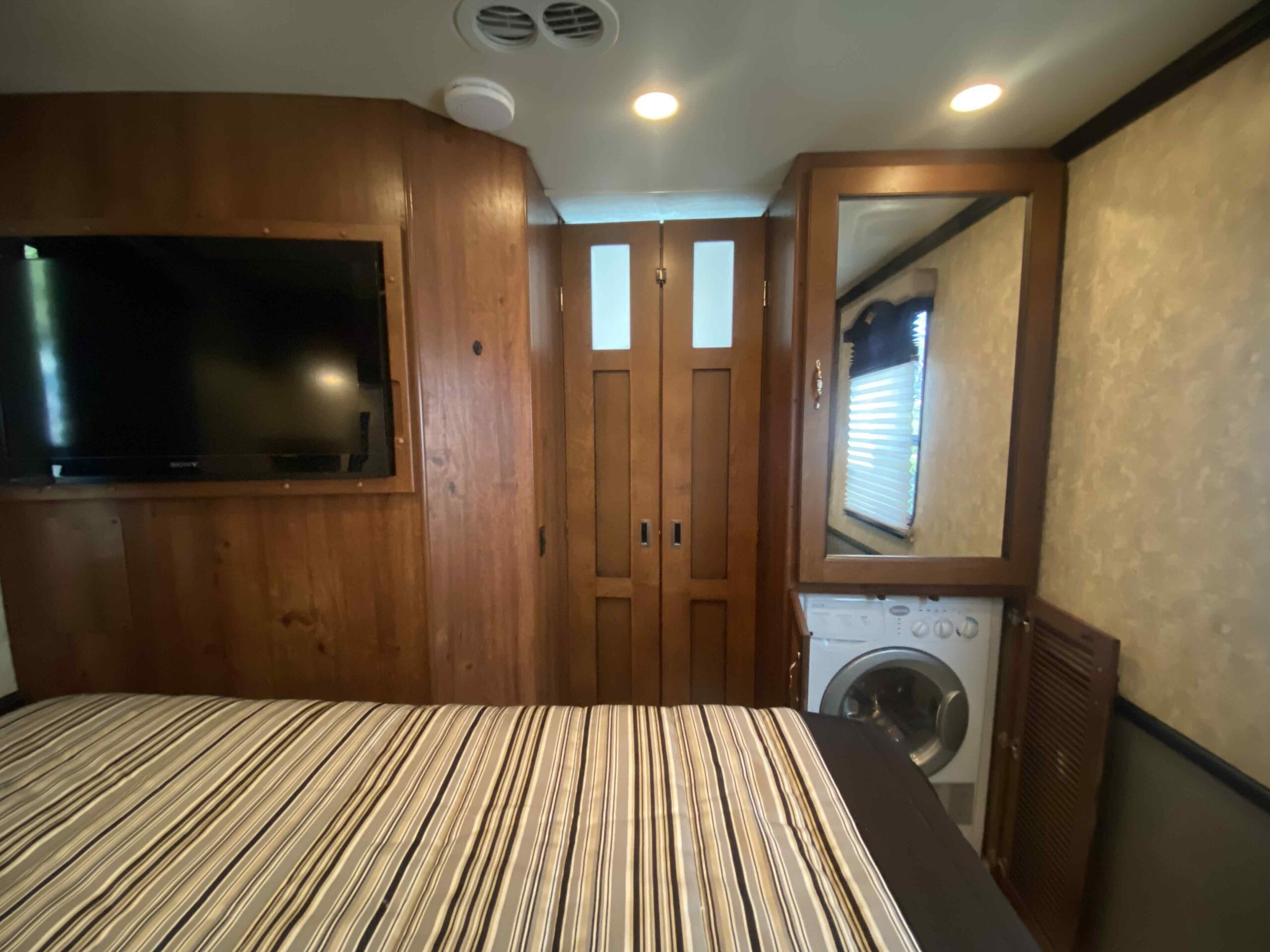 2013 Fleetwood Excursion 33A - Image 54