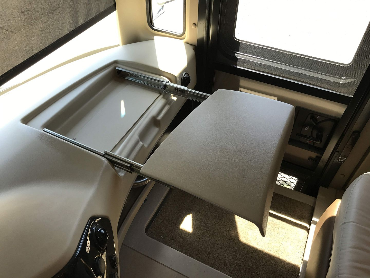 2016 Tiffin Phaeton 40AH - Image 57