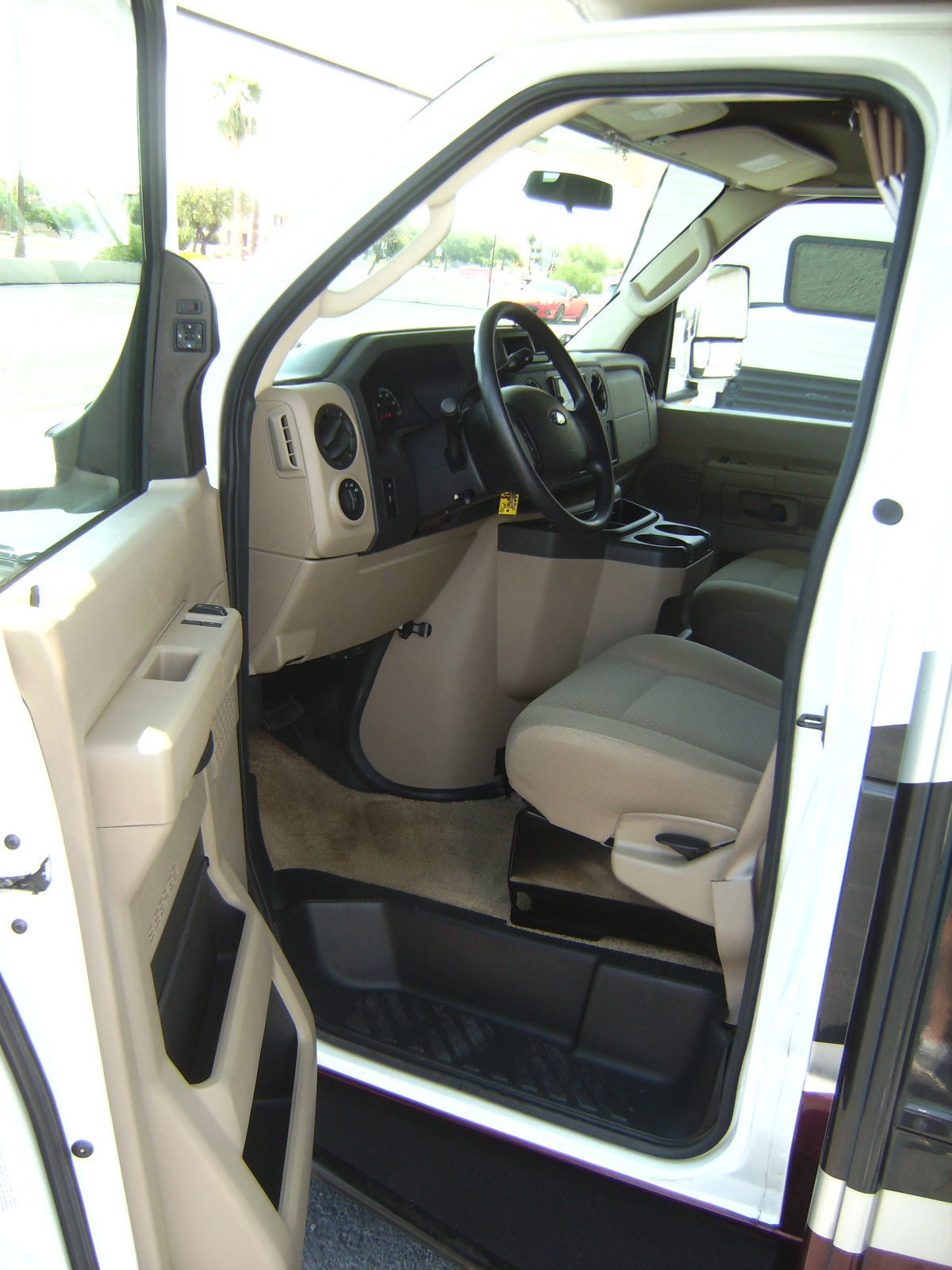 2012 Fleetwood Jamboree Sport 28Z - Image 4