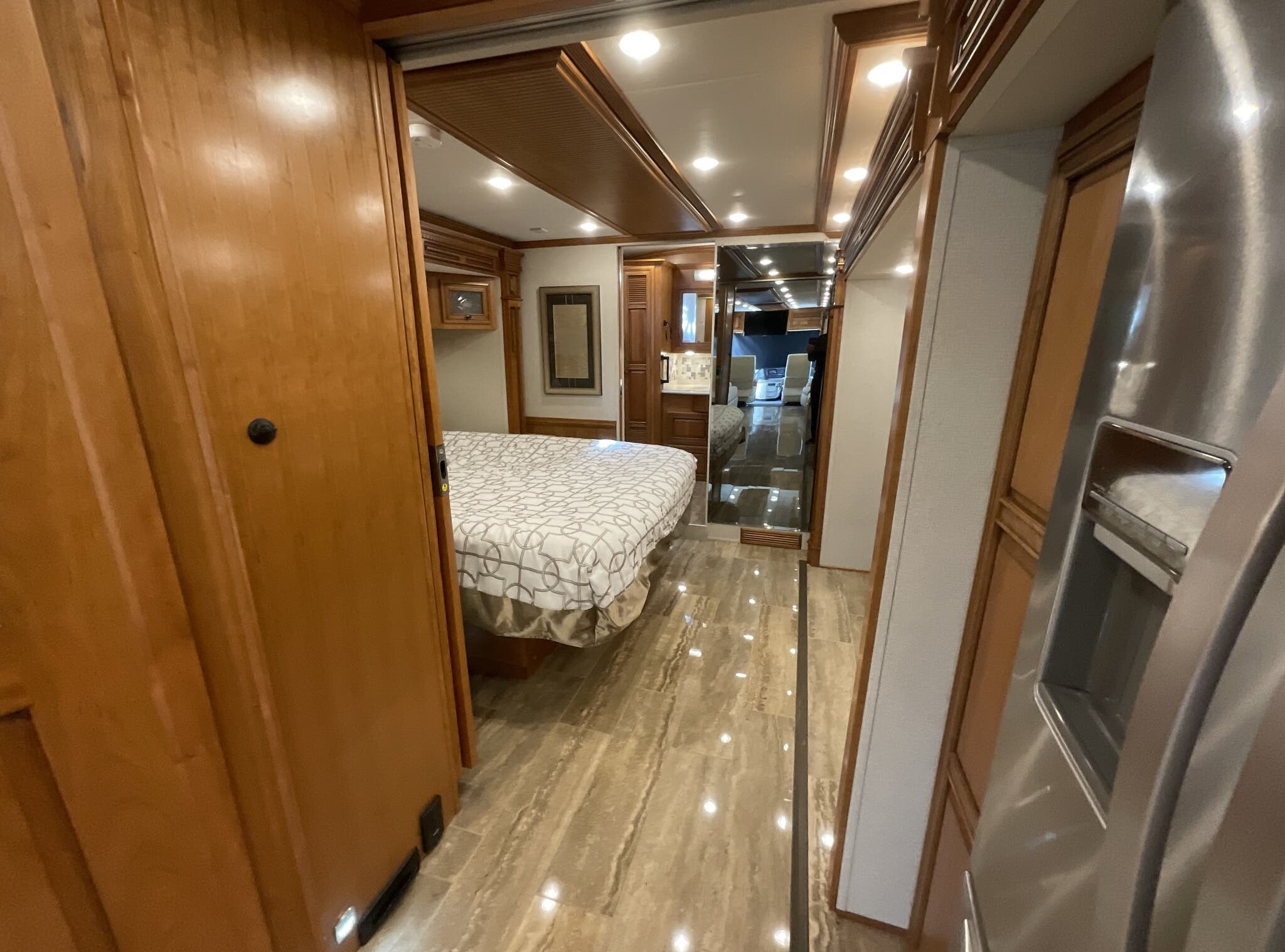 2019 Newmar Dutch Star 4018 - Image 55