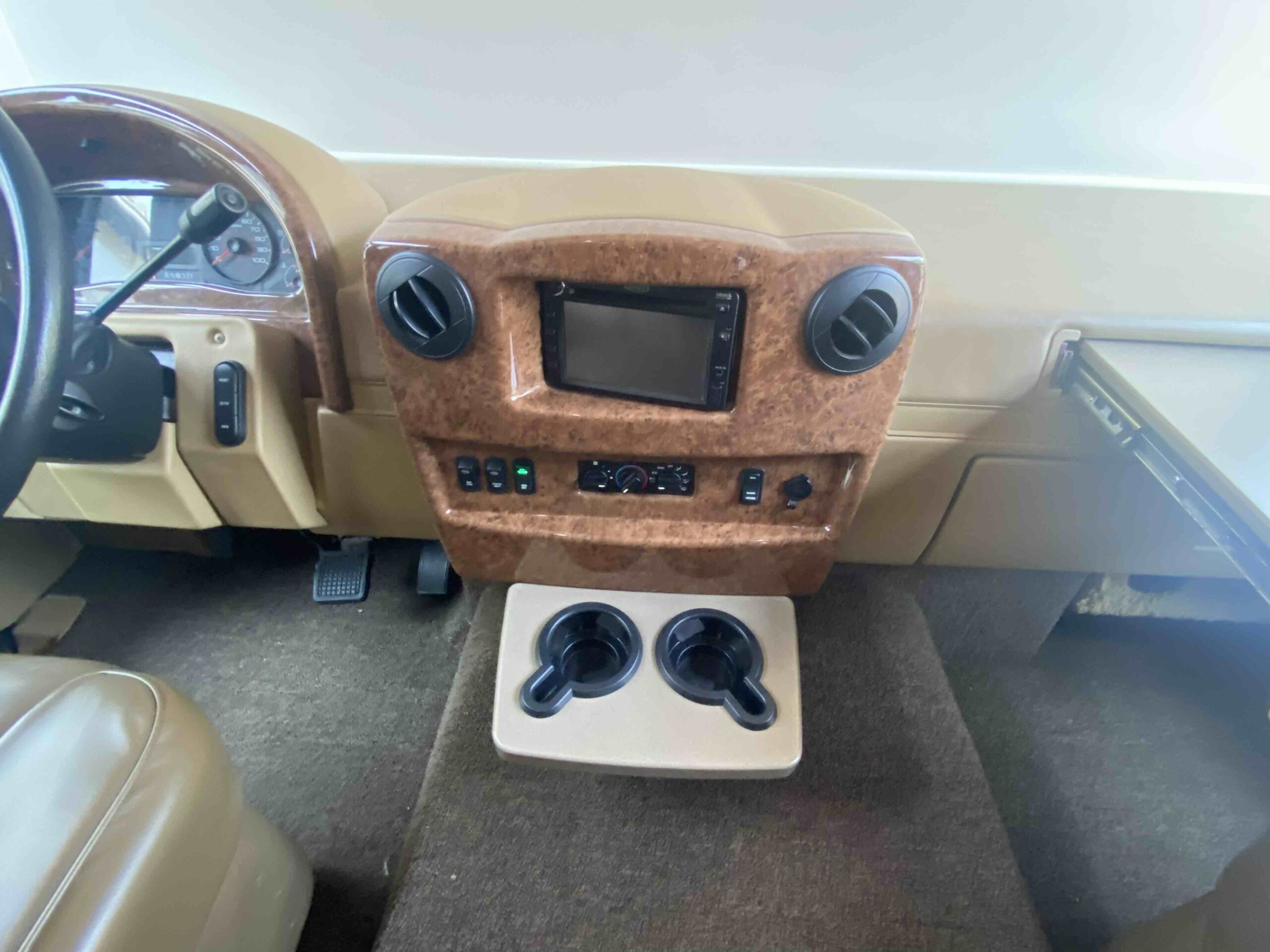 2011 Itasca Suncruiser 35P - Image 9