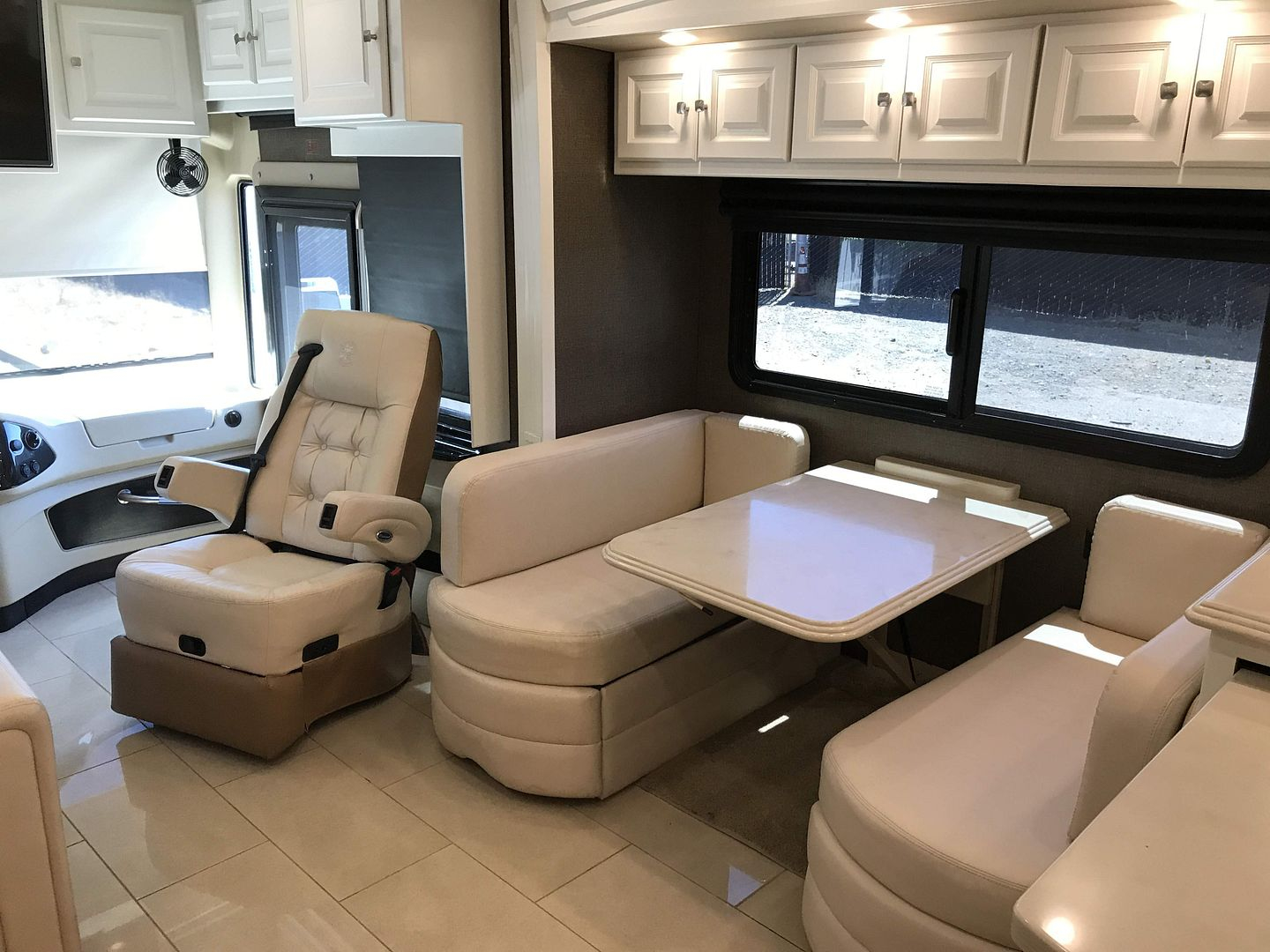 2016 Tiffin Phaeton 40AH - Image 60