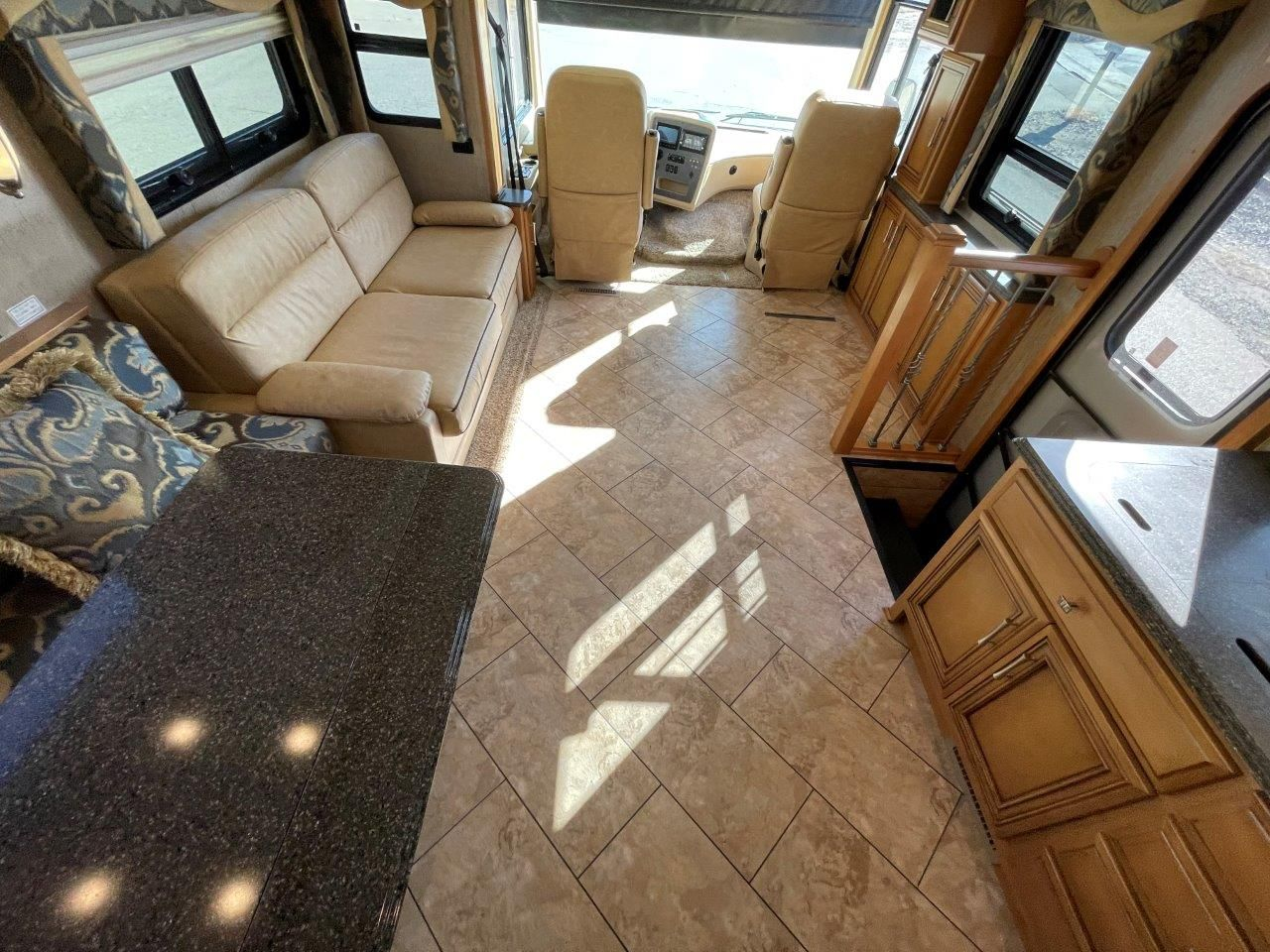 2016 Newmar Canyon Star 3911 - Image 59