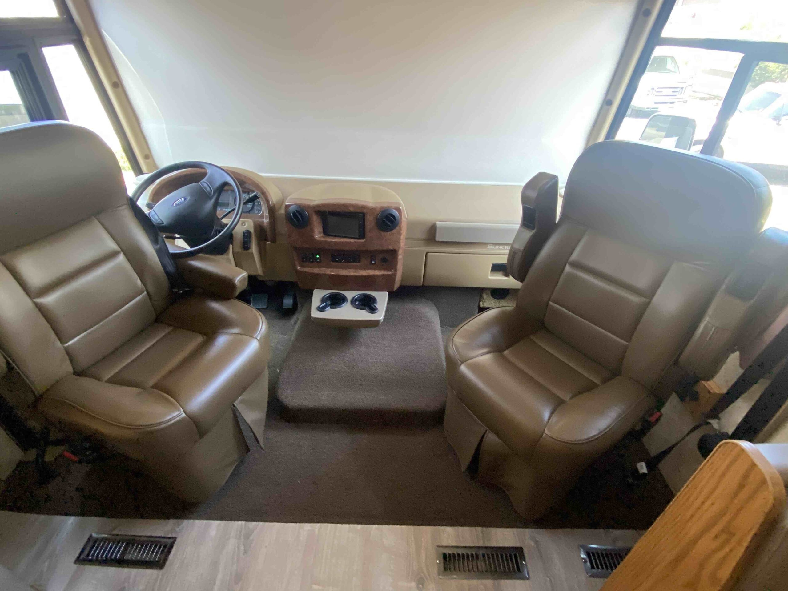 2011 Itasca Suncruiser 35P - Image 11