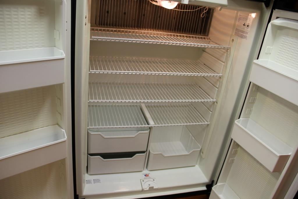 2004 Country Coach Intrigue Suite Escape - Image 37