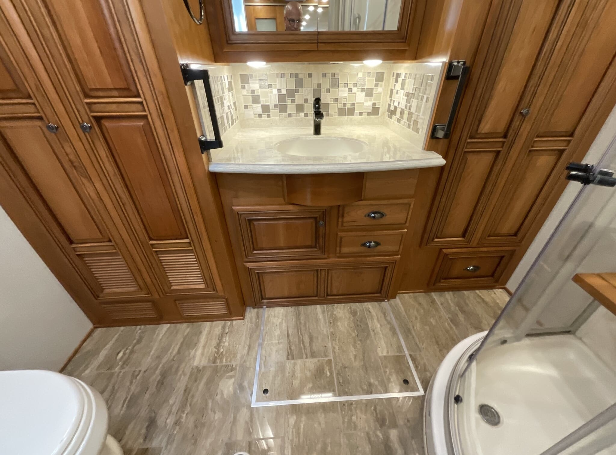 2019 Newmar Dutch Star 4018 - Image 9