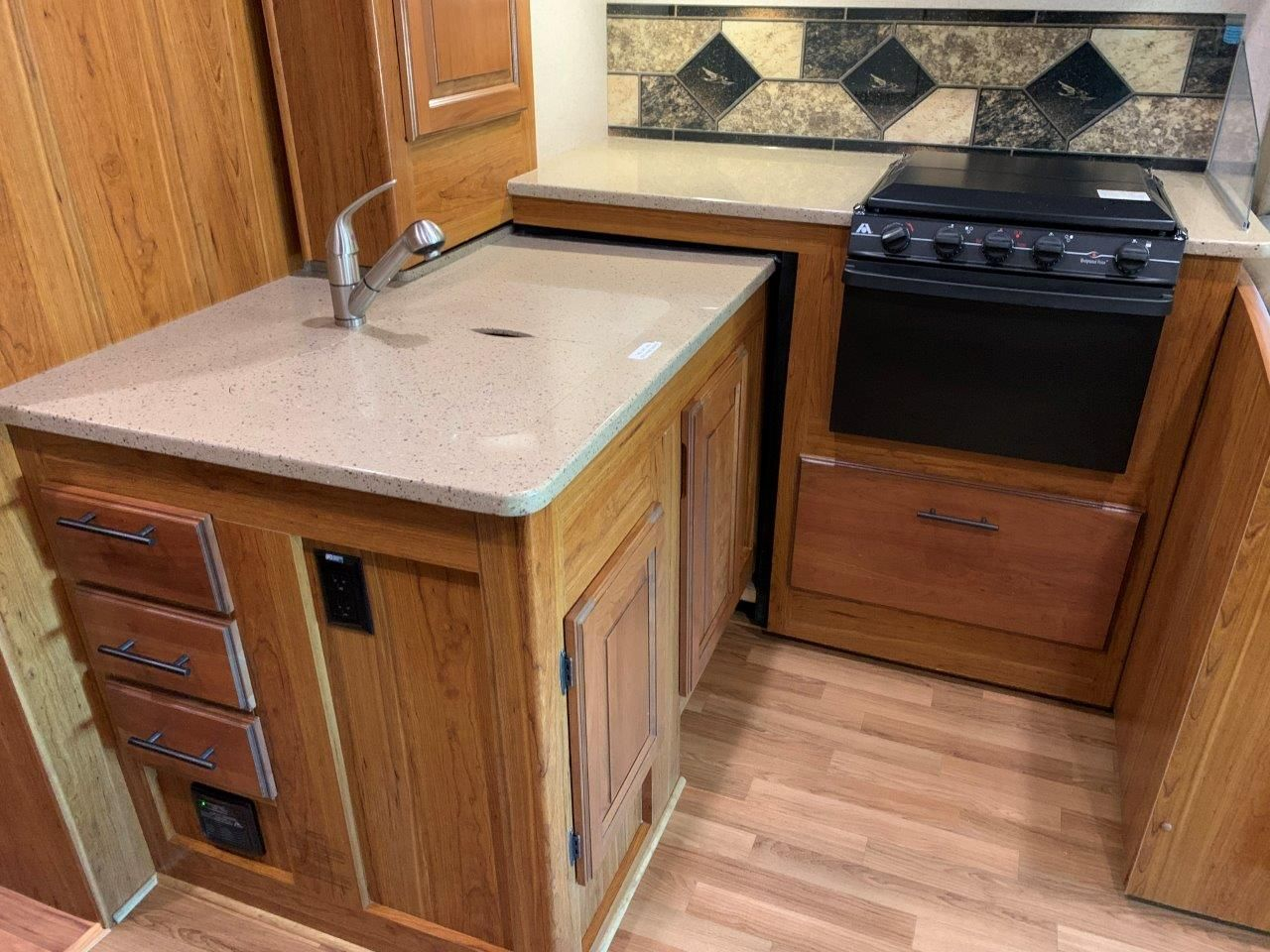 2016 Jayco Greyhawk 29ME - Image 64