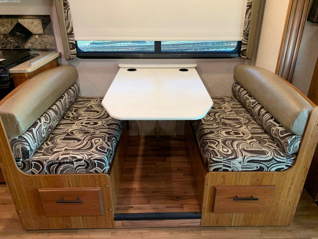 2016 Jayco Greyhawk 29ME - Image 6