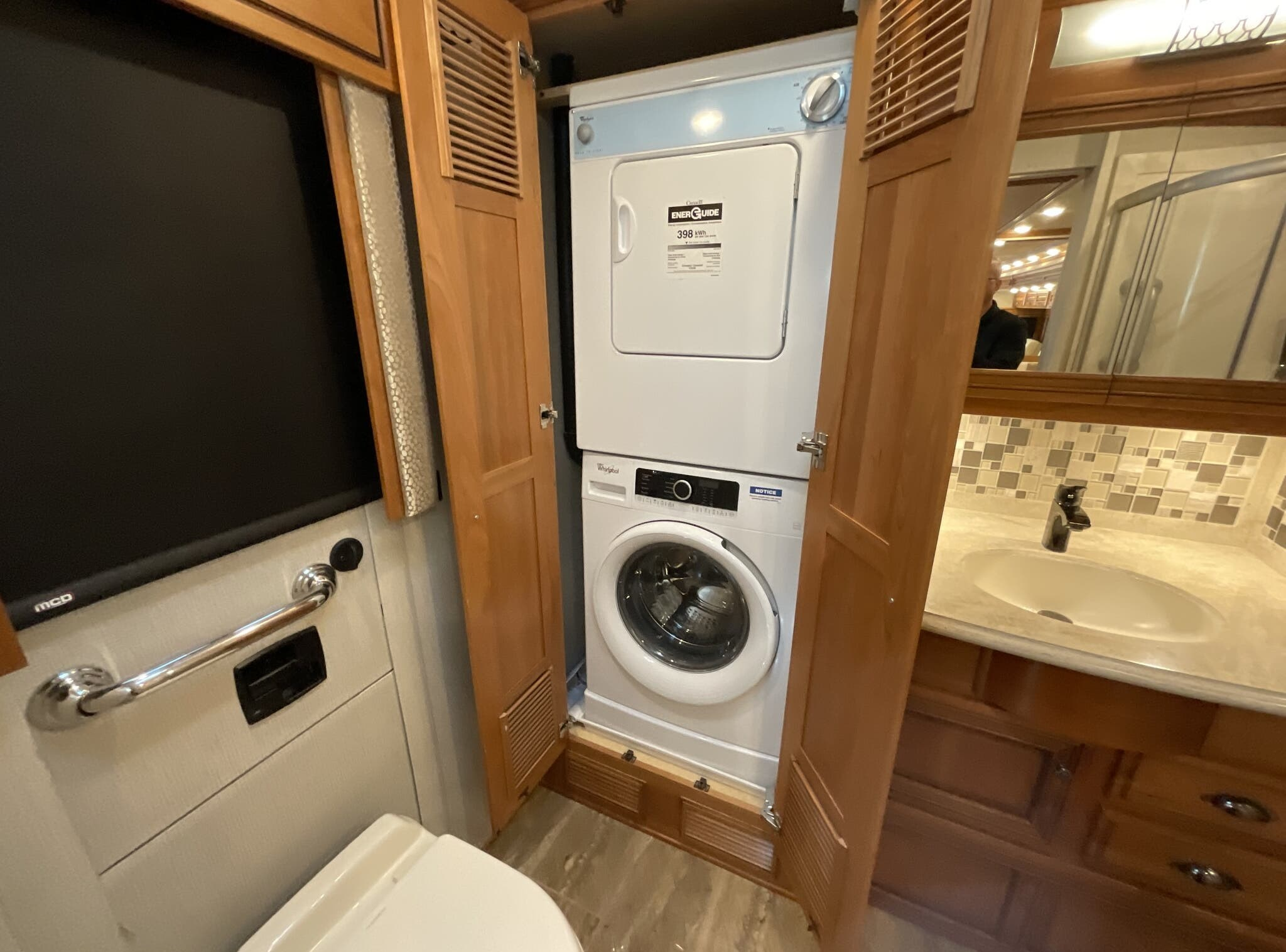 2019 Newmar Dutch Star 4018 - Image 13