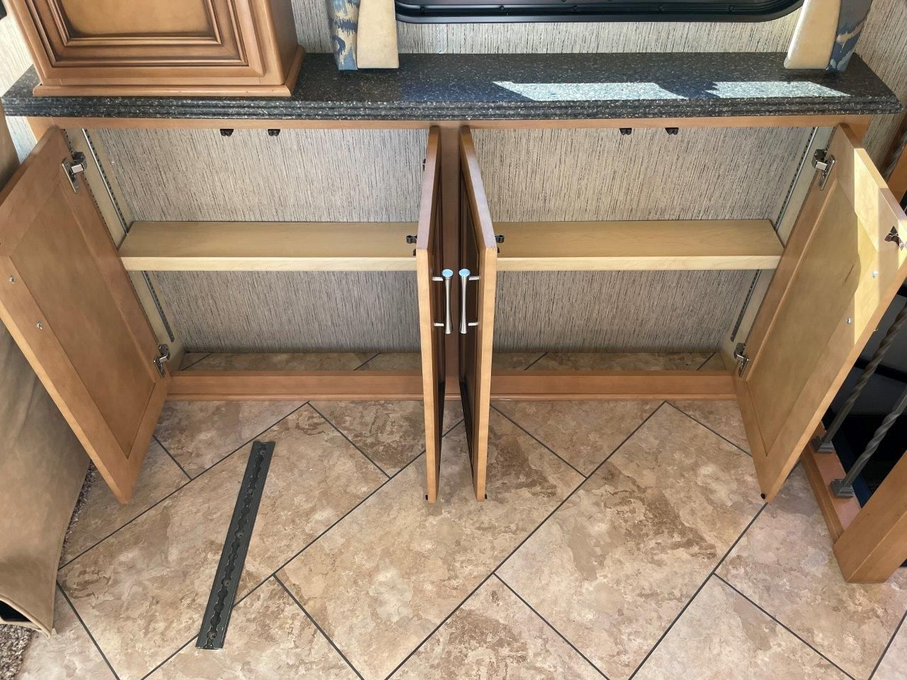 2016 Newmar Canyon Star 3911 - Image 69