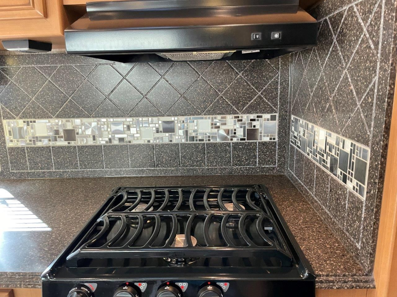 2016 Newmar Canyon Star 3911 - Image 73