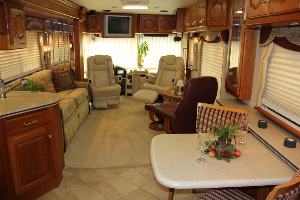 2004 Country Coach Intrigue Suite Escape - Image 52