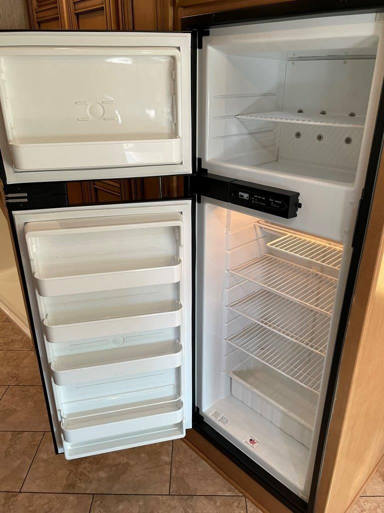 2016 Newmar Canyon Star 3911 - Image 75