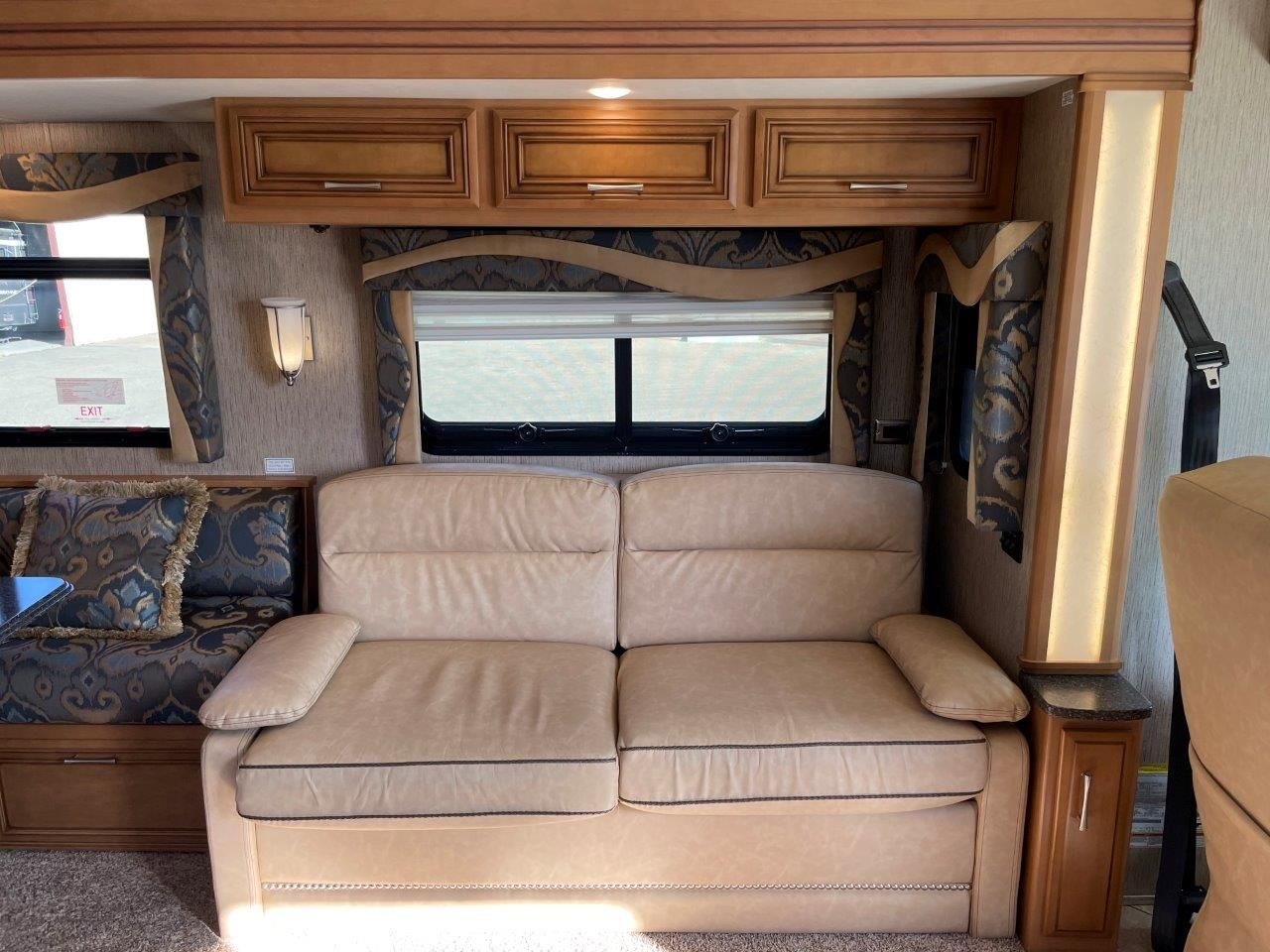 2016 Newmar Canyon Star 3911 - Image 77