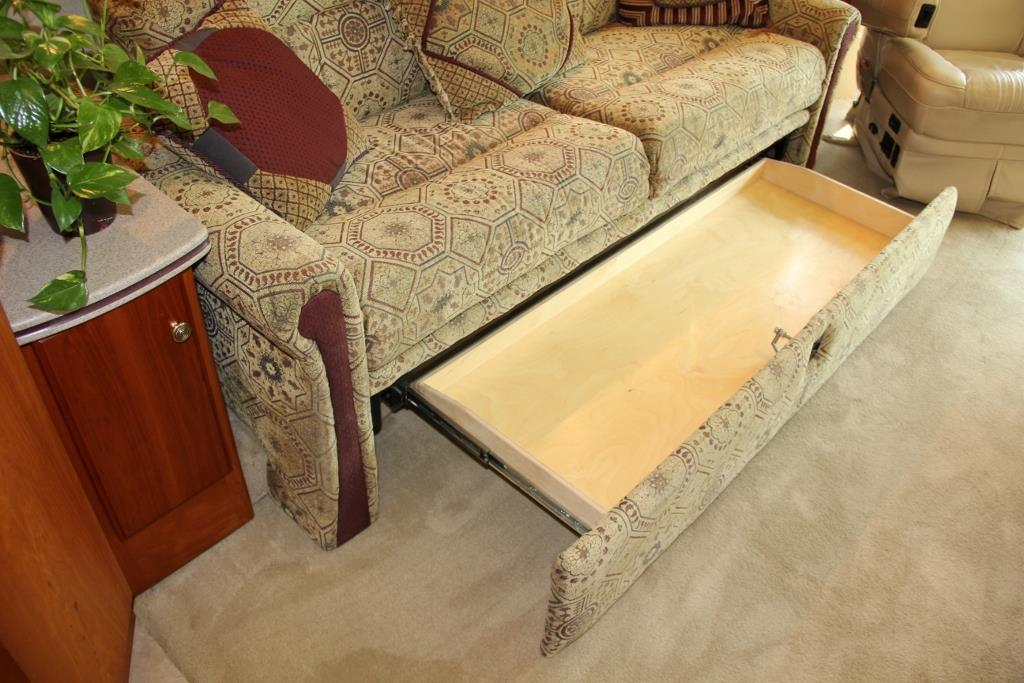 2004 Country Coach Intrigue Suite Escape - Image 55