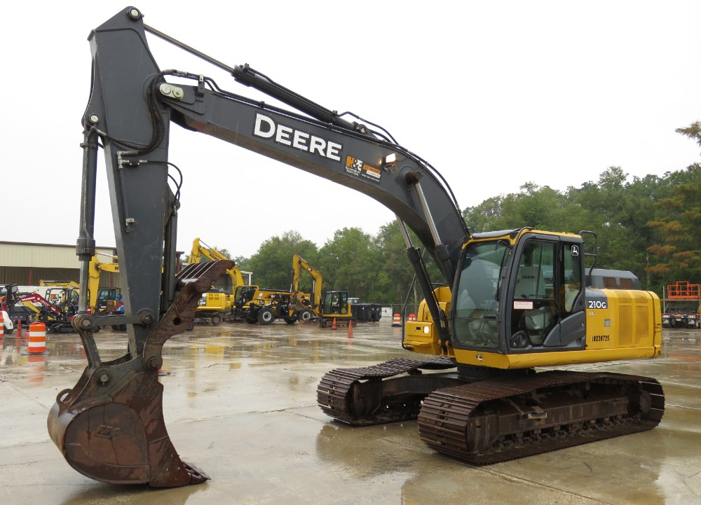 2018 John Deere 210G LC