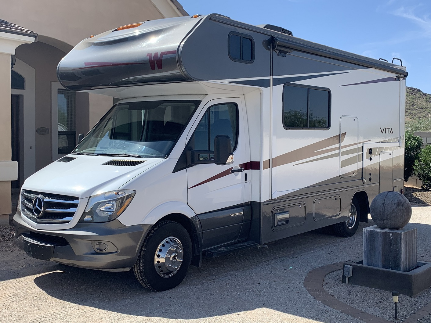 2020 Winnebago VITA 24P - Image 2