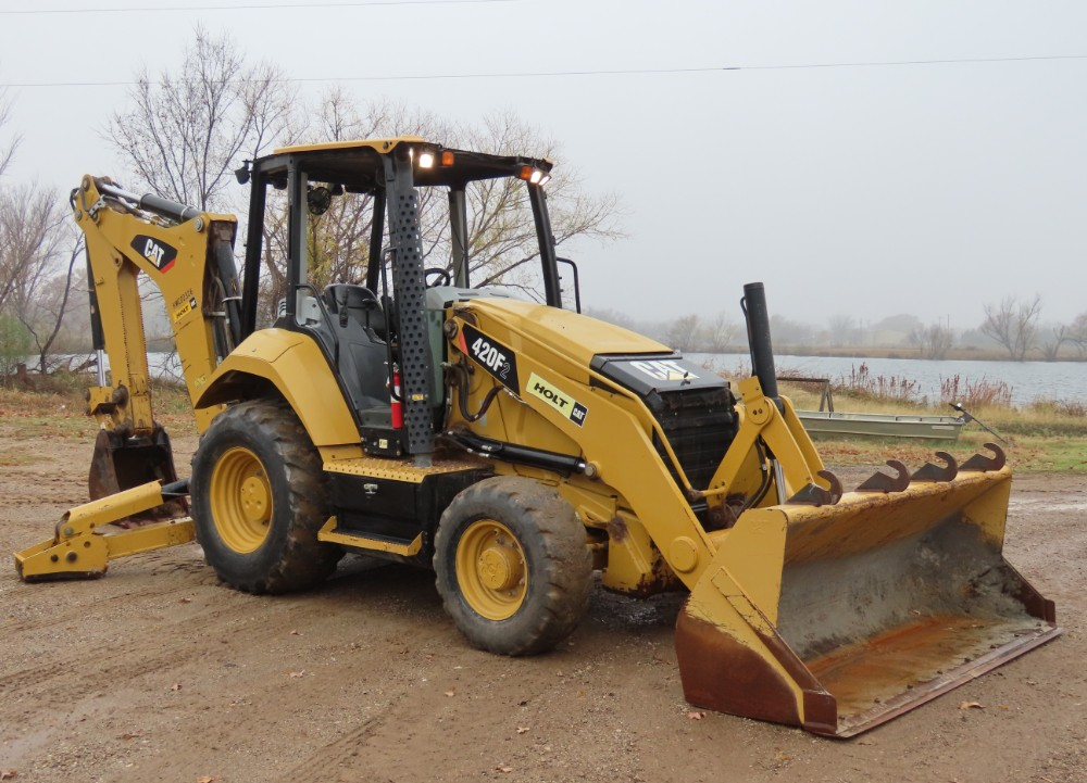 2018 Caterpillar 420F2