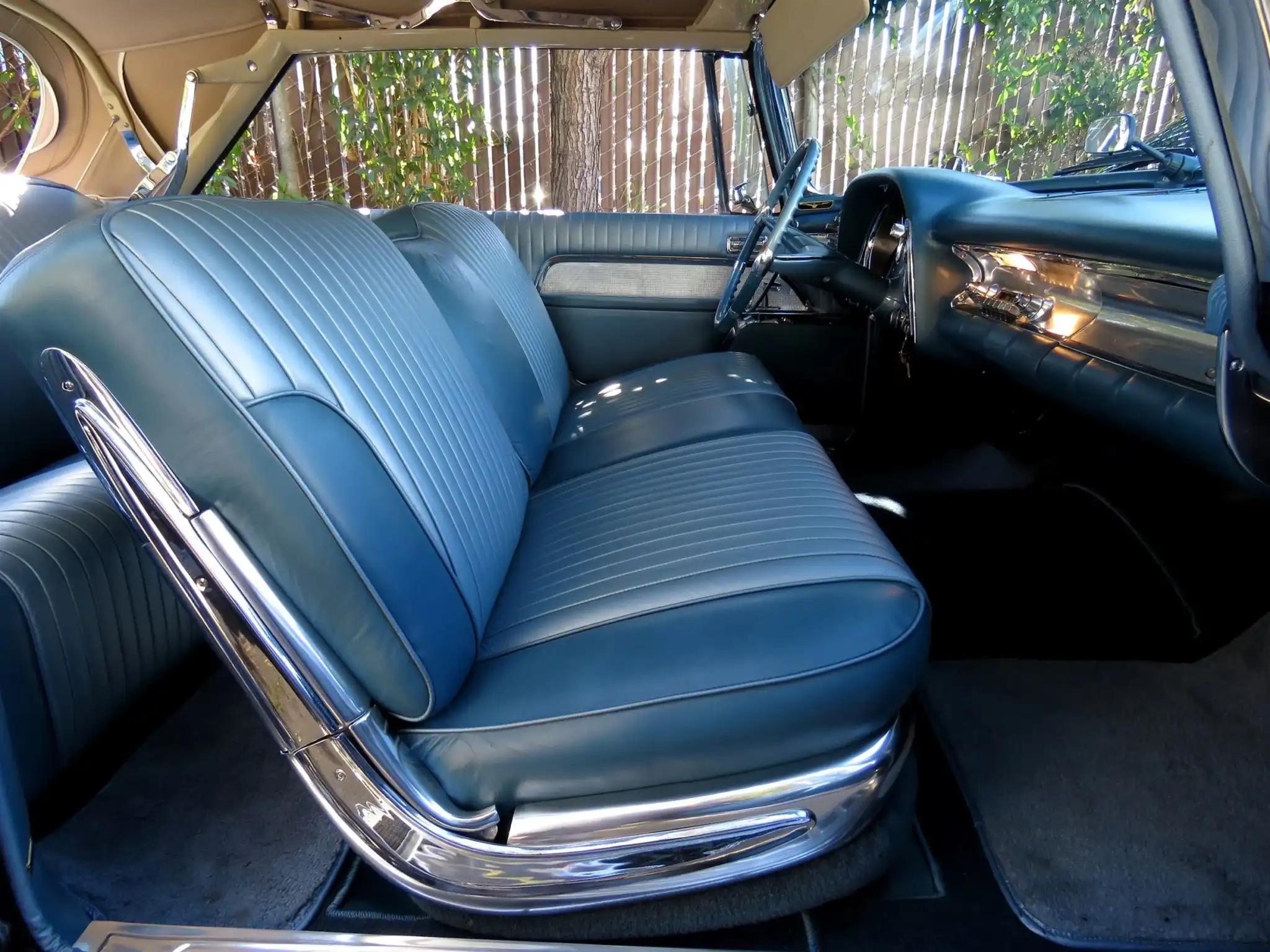 1957 Chrysler Imperial Crown - Image 11