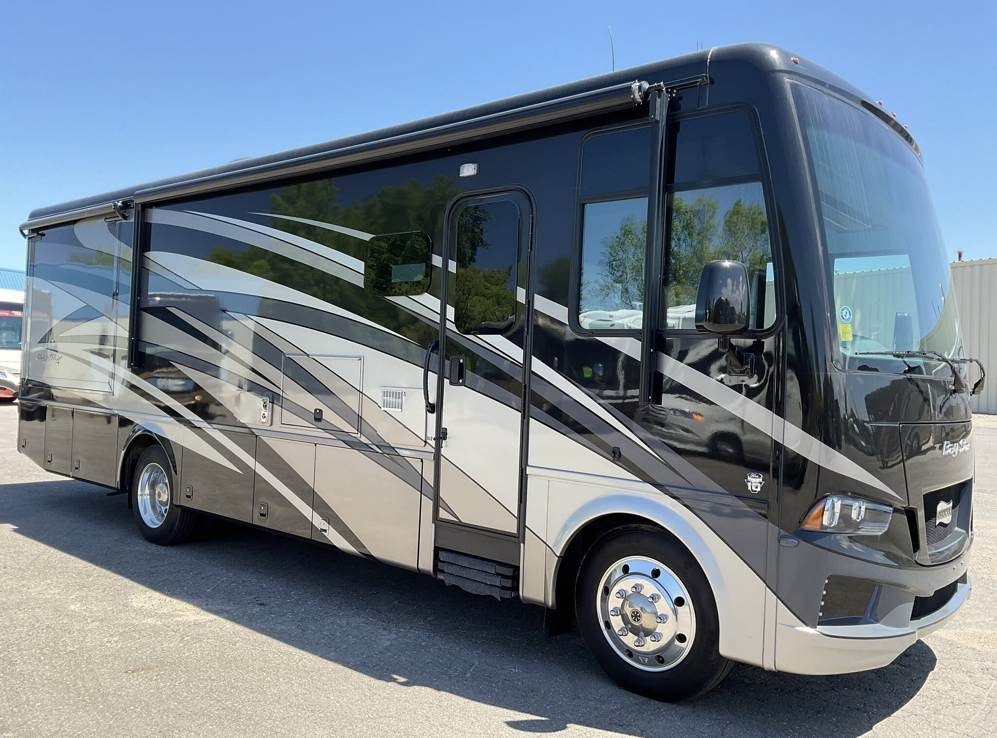 2020 Newmar Bay Star 3124 - Image 38