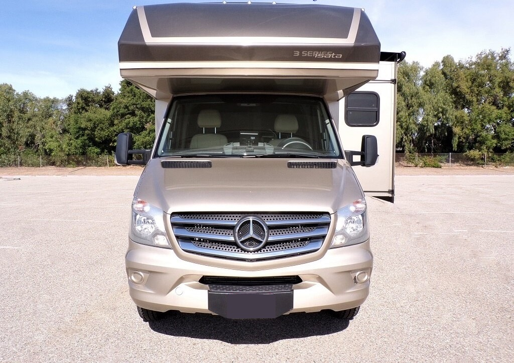 2020 Dynamax Isata 3 Series 24RW - Image 3